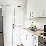Le Apartments
